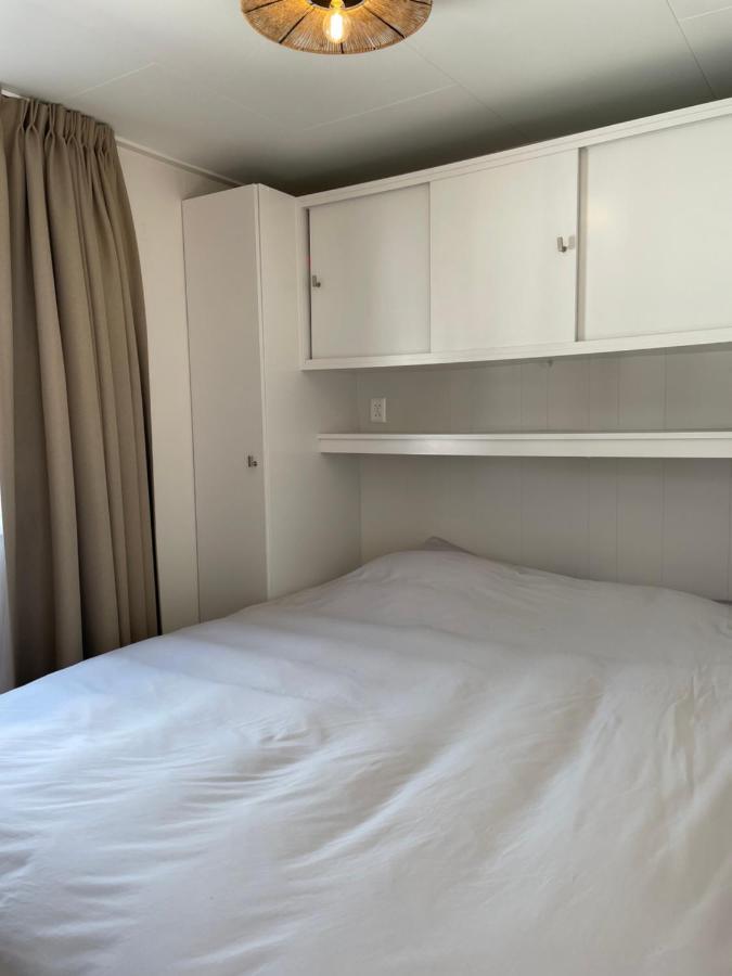 Luxe Chalet Direct Aan Het Water Met Strand Lith Bagian luar foto